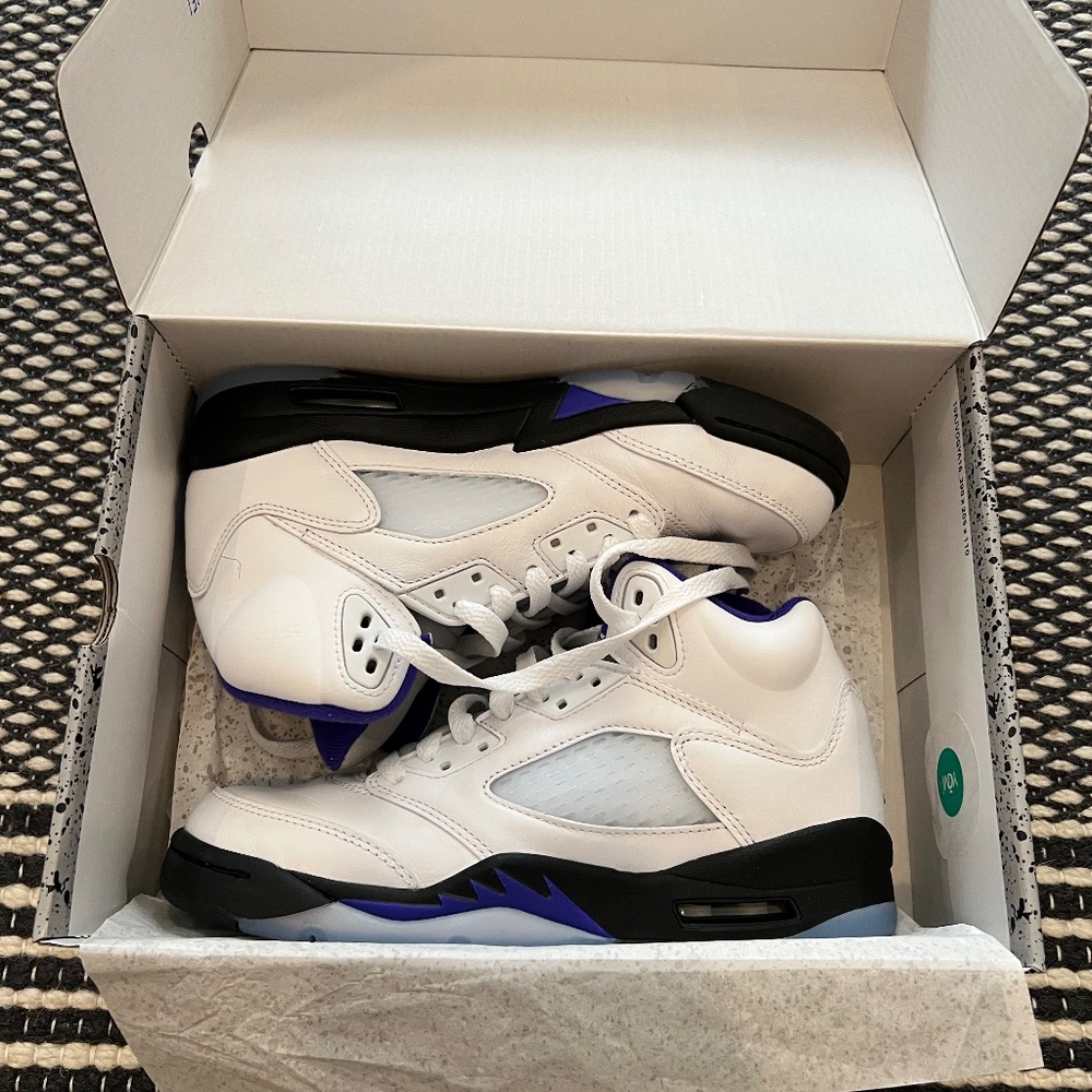 Air Jordan Retro size 5 youth